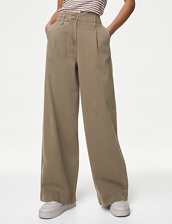 Lyocell™ Blend Pleated Wide Leg Trouser