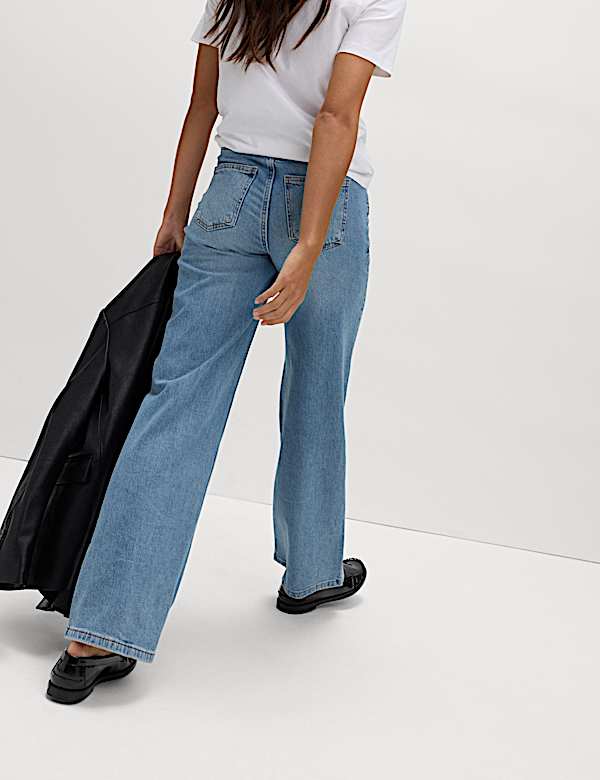 The Wide-Leg Jeans
