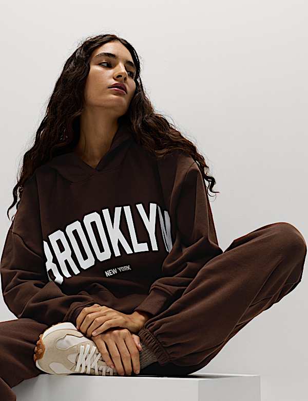 Jogger &mu;&epsilon; &lambda;ά&sigma;&tau;&iota;&chi;&omicron; &sigma;&tau;&alpha; &mu;&pi;&alpha;&tau;&zeta;ά&kappa;&iota;&alpha; &kappa;&alpha;&iota; &upsilon;&psi;&eta;&lambda;ή &pi;&epsilon;&rho;&iota;&epsilon;&kappa;&tau;&iota;&kappa;ό&tau;&eta;&tau;&alpha; &sigma;&epsilon; &beta;&alpha;&mu;&beta;ά&kappa;&iota; - GR