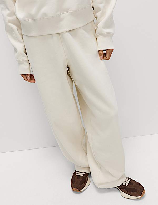 מכנסי טרנינג מכותנה טהורה בגזרה נינוחה ורפויה - IL