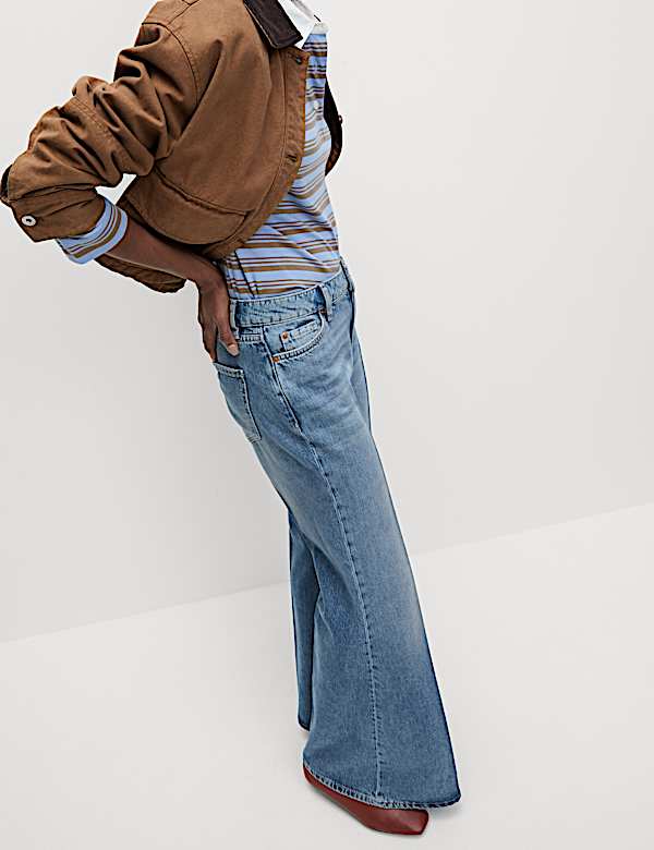Mid Rise Flared Jeans - BN