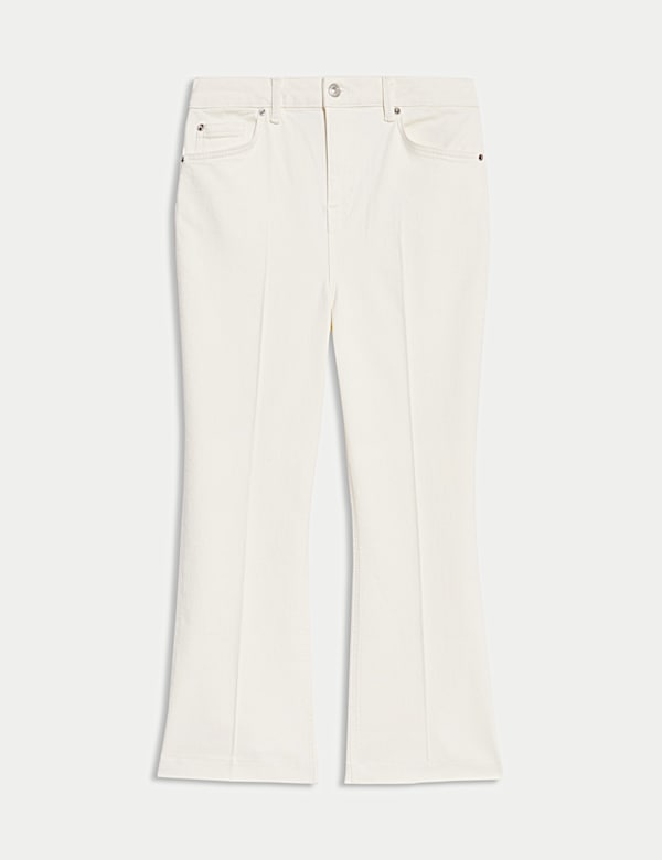 Schmal geschnittene 3/4-Jeans mit hohem Bund und ausgestelltem Bein - DE