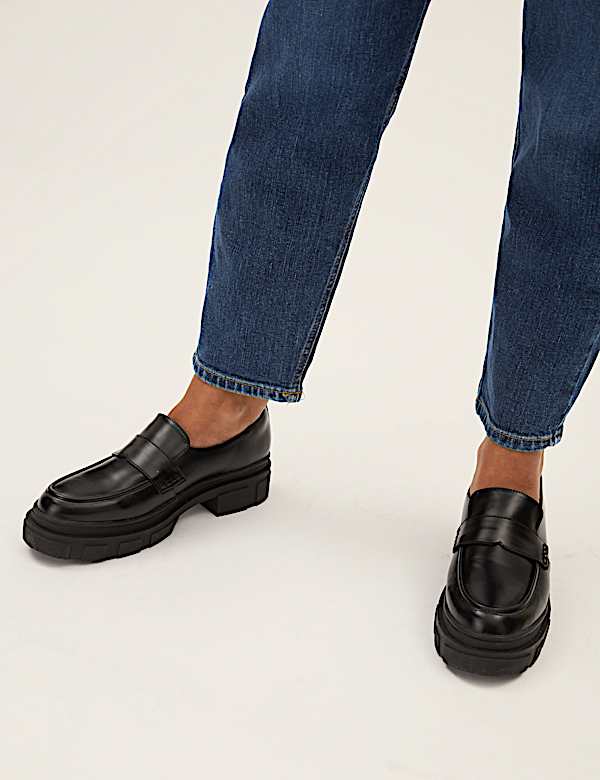 Maternity Mom Tapered Jeans