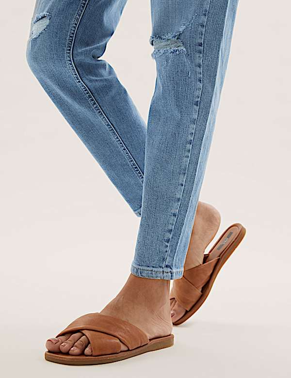 The Mom Jeans