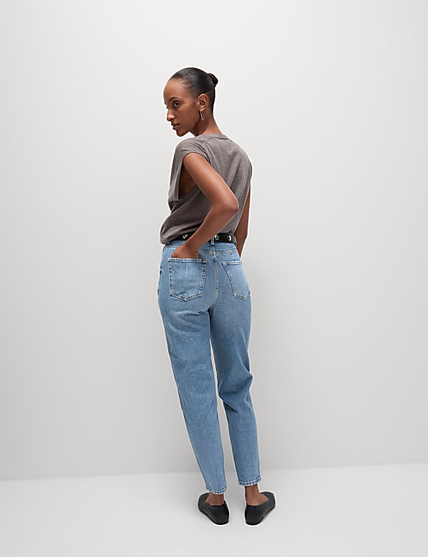 The Mom Jeans