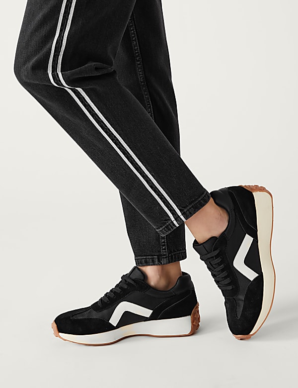 The Mom Jeans