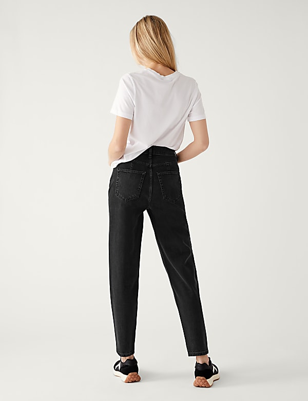 The Mom Jeans