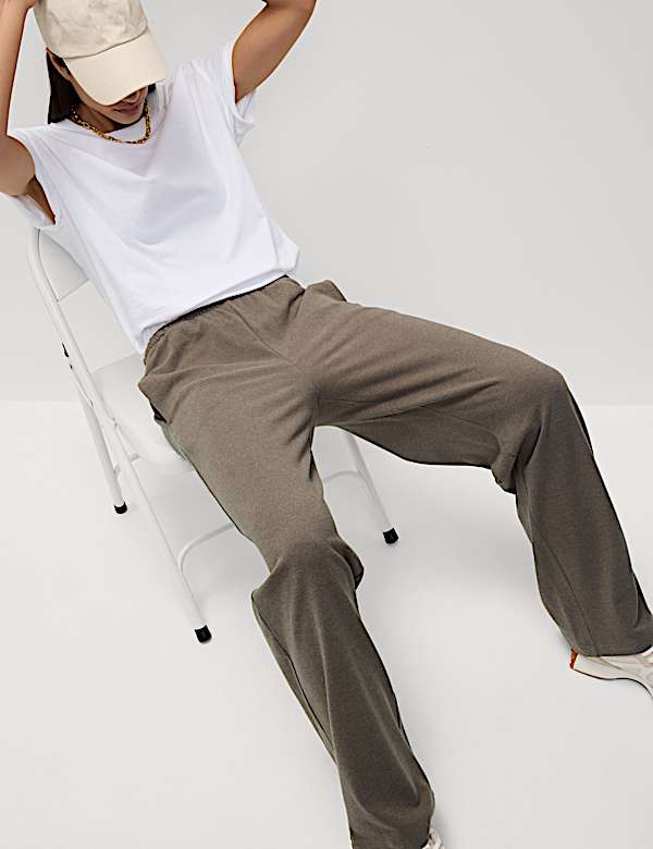 מכנסי טרנינג בגזרה רחבה - IL