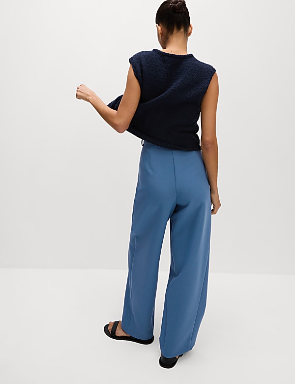 Hose mit ausgestelltem Bein - DE