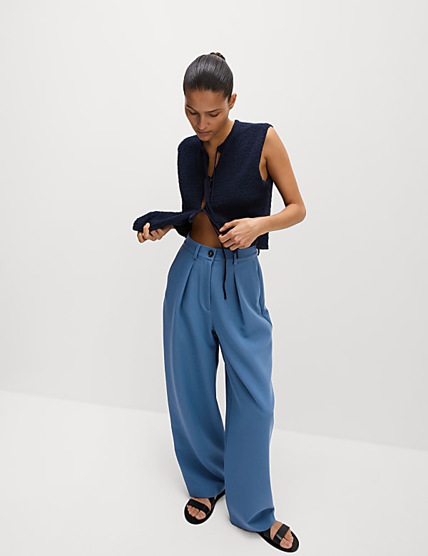 Hose mit ausgestelltem Bein - DE