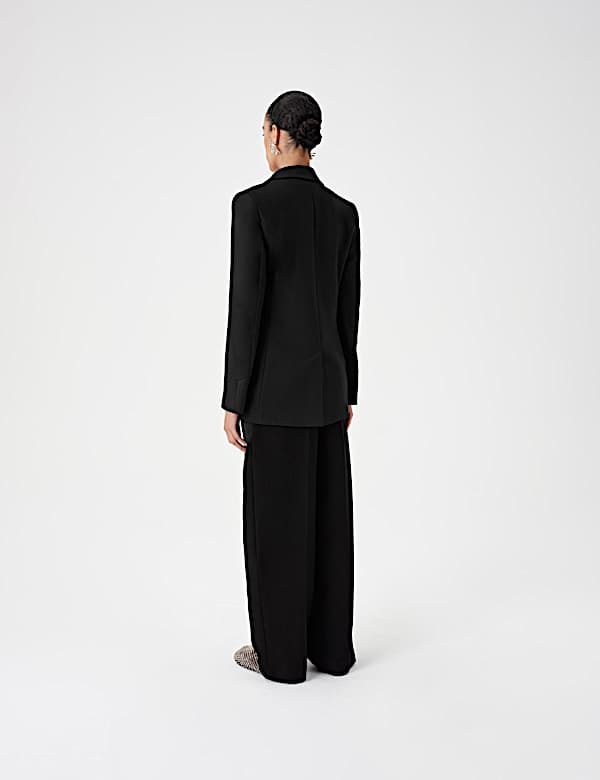 Taillierte Smoking-Jacke mit Spitzrevers - DE