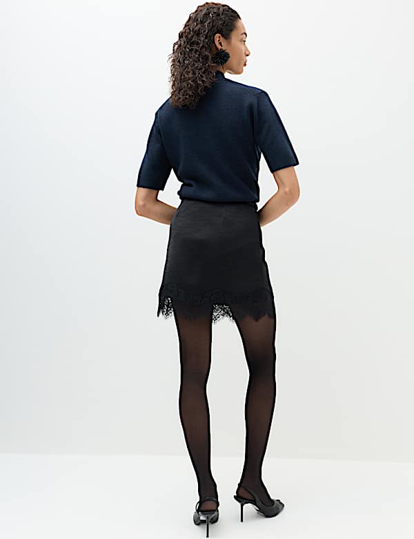 Minifalda estilo combinaci&oacute;n texturizada de sat&eacute;n con detalle de encaje - US