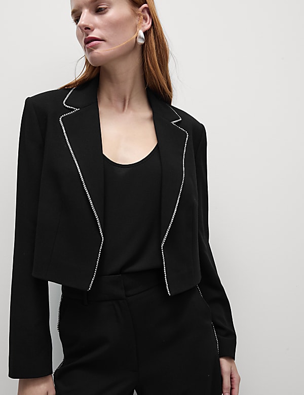 Schmaler figurbetonter Blazer mit Verzierungen