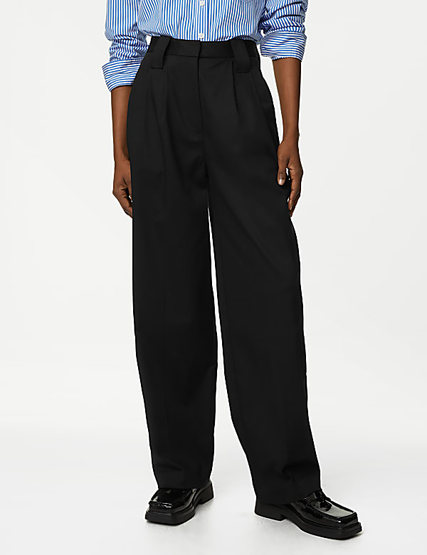 Lyocell Rich Pleated Wide Leg Trousers
