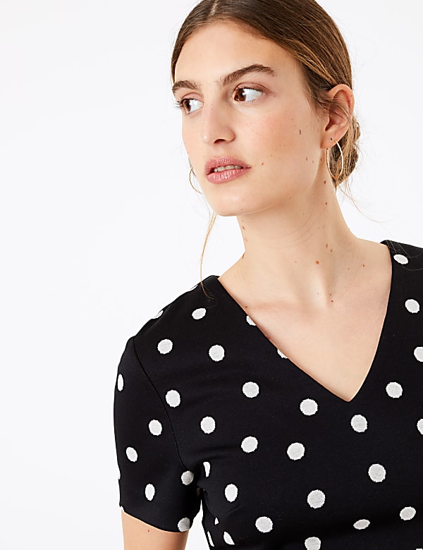 Jersey Polka Dot V-Neck Knee Length Dress