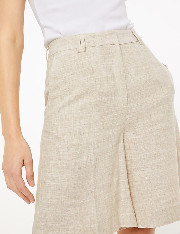 Tailored Linen Shorts