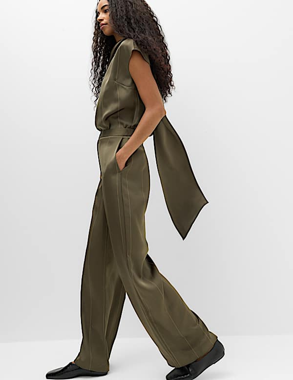 Satinhose mit geradem Bein und Nadelstreifen - DE