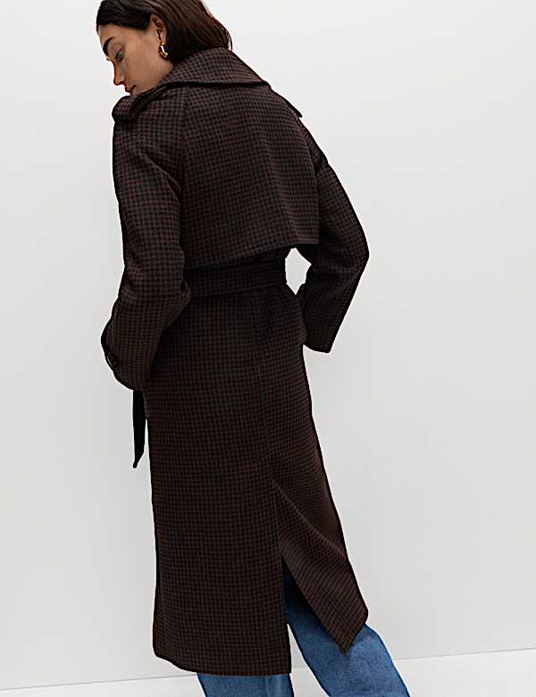 מעיל משבצות מחויט בגזרה ארוכה עם חגורה - IL