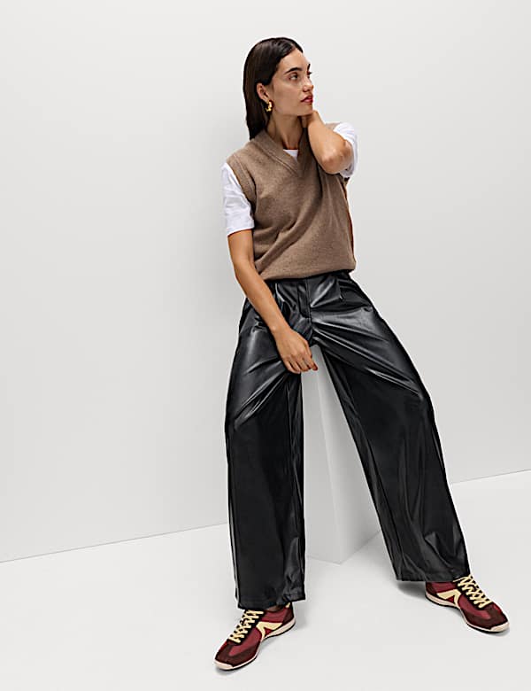 מכנסיים דמויי עור בגזרה רחבה עם קפלים כפולים - IL