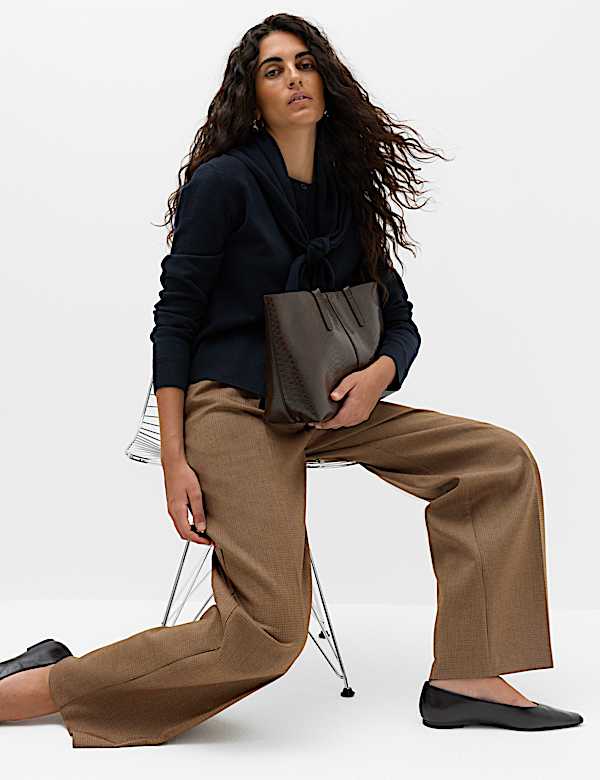 Pantalones de pata ancha de cuadros peque&ntilde;os con pliegues - US