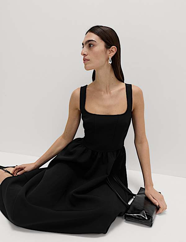 Robe patineuse midi à encolure carrée - FR