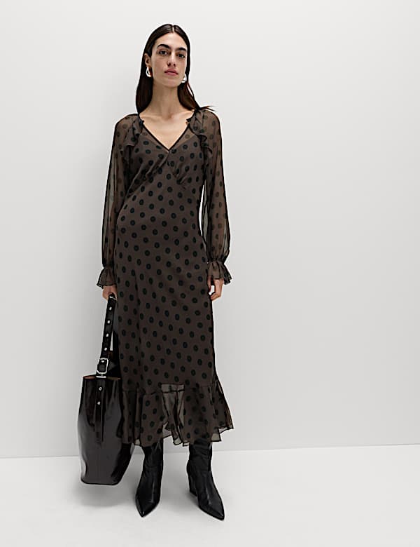 Robe midaxi &agrave; col en V, volant et motif pois - CH