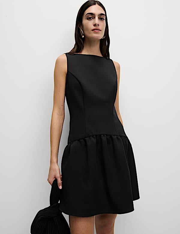 Round Neck Dropped Waist Mini Skater Dress - JP