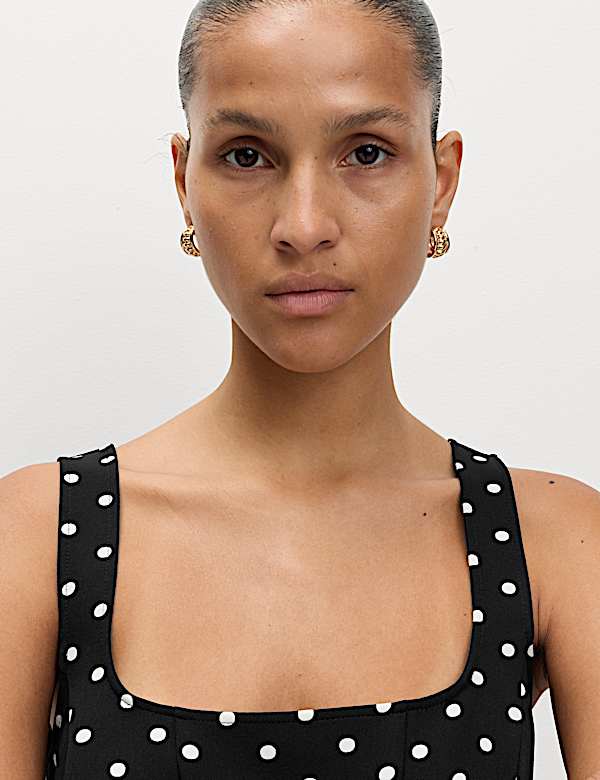 שמלת מיני אסופה במותניים עם צווארון מרובע - IL