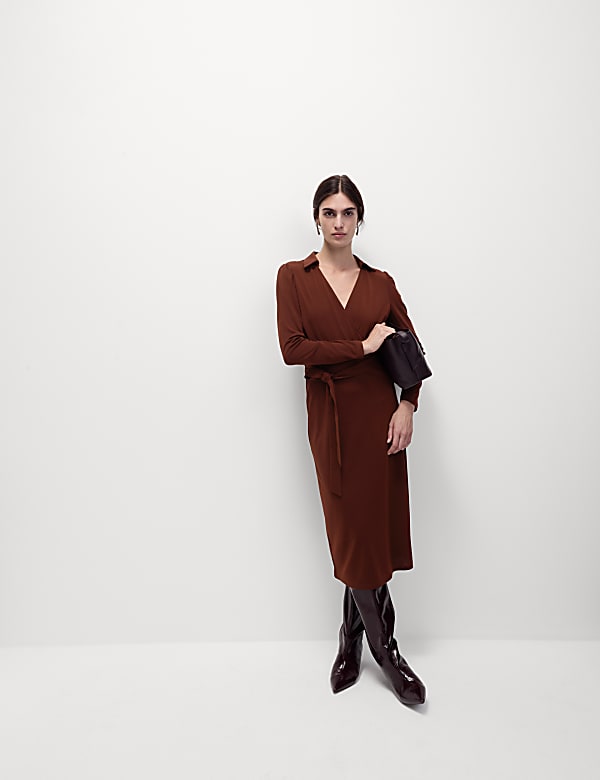 שמלת מעטפת באורך מידקסי בגזרה ישרה וצמודה מבד ג'רסי עם צווארון - IL