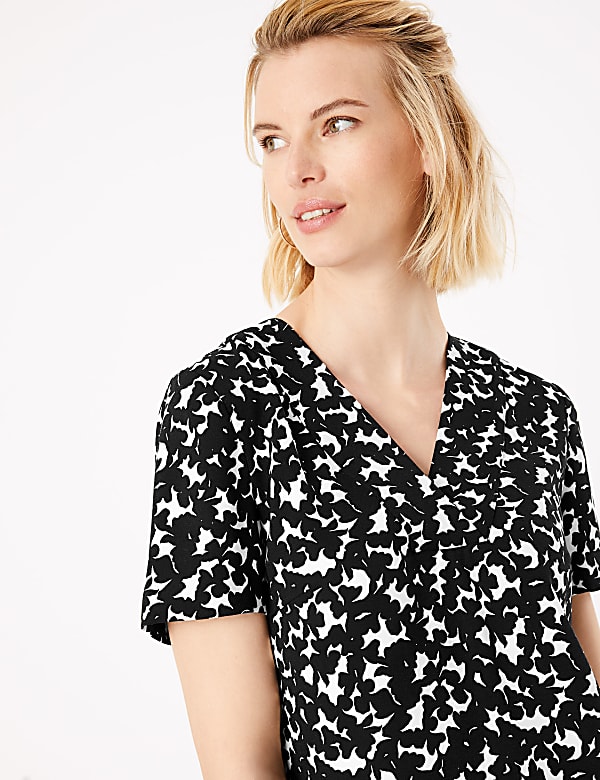 Crepe Floral V-Neck Shift Dress