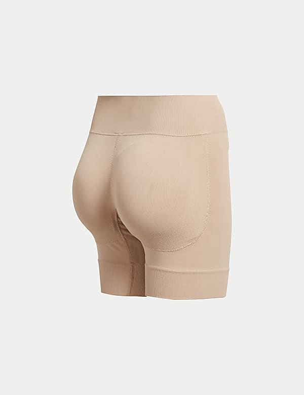 Cool Comfort™ Seamless Bum Boosting Shorts - DK