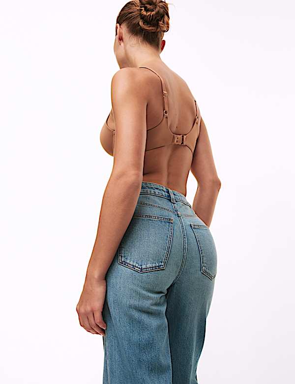 Cool Comfort™ Seamless Bum Boosting Shorts