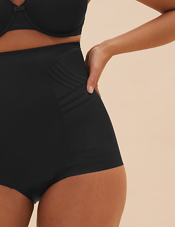 Firm Control Magicwear™ Geometric Low Leg Waist Cincher