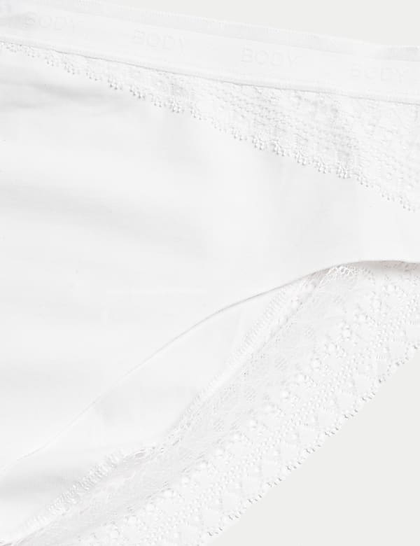 2pk Light Control Cotton Rich High Leg Knickers