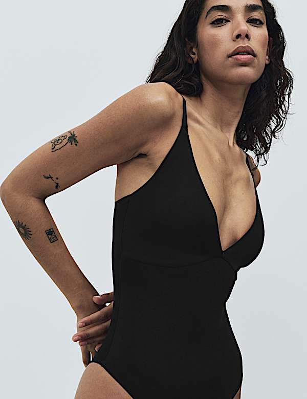 Body Invisibles&trade; Shaping Plunge Body