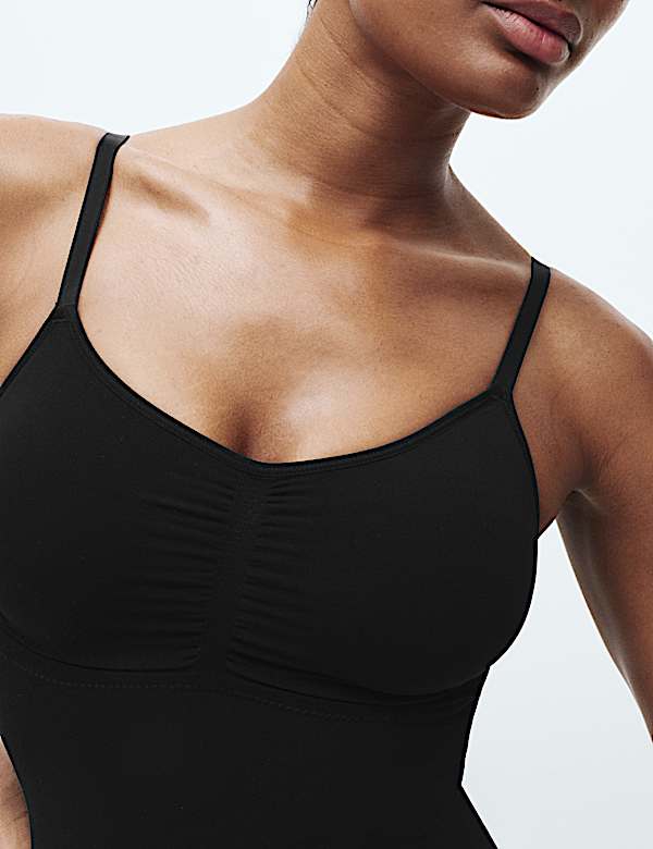 Kombinezon Body Sculpt podkreślający biust i pośladki - PL