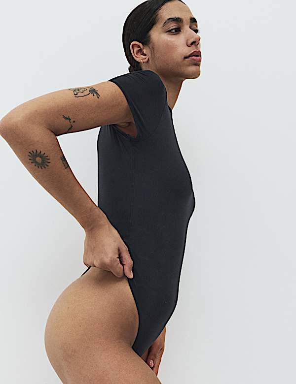 Body T-shirt lissant dot&eacute; de la technologie Body Soft&trade; - FR