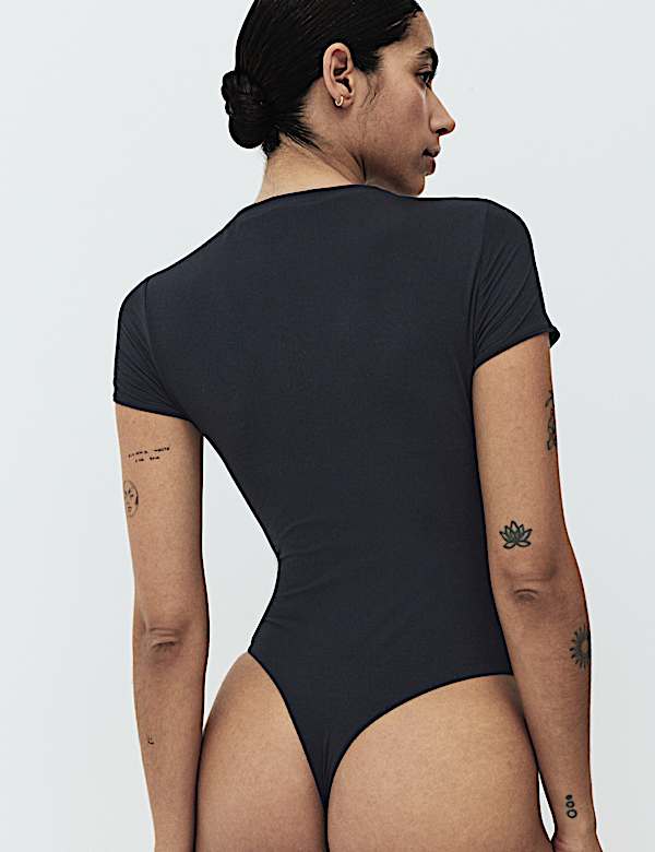 Body T-shirt lissant dot&eacute; de la technologie Body Soft&trade; - FR