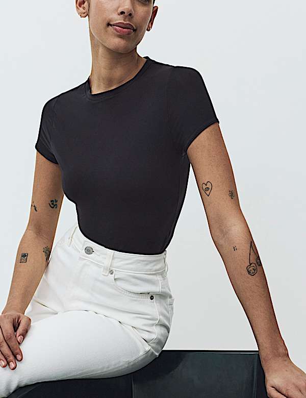 Body T-shirt lissant dot&eacute; de la technologie Body Soft&trade; - FR