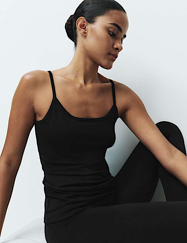 Heatgen&trade; Medium Thermal Strappy Vest