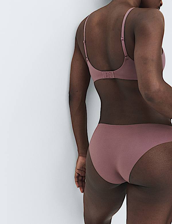 B&uuml;gelloser Vollschalen-BH mit Invisibles-Body (A&ndash;E) - AT