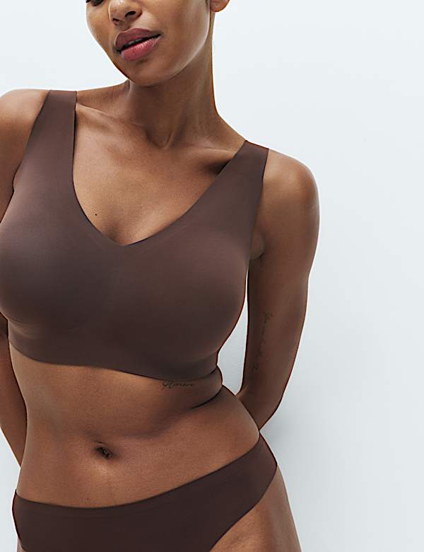 Body Invisibles&trade; V-Neck Crop Top F+