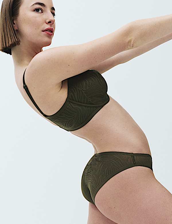 Body Lace Wired Minimiser Bra (C-H)