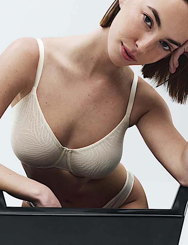 Body Lace Wired Minimiser Bra C-H