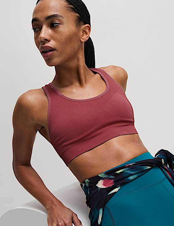 Reversible Seamless Medium Support Sports Bra