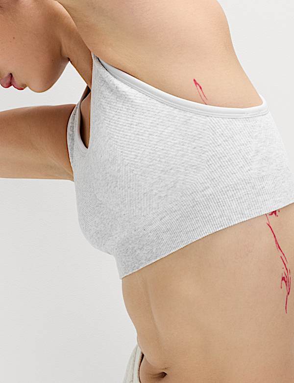Reversible Seamless Medium Support Sports Bra