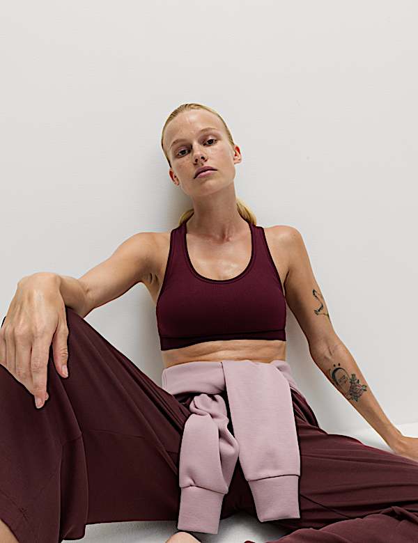 Reversible Seamless Medium Support Sports Bra