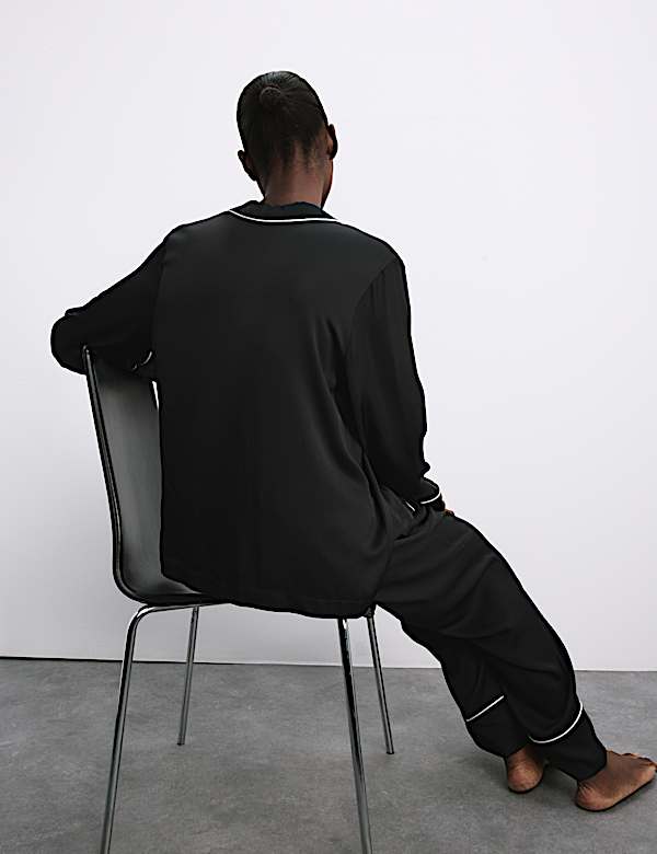 סט פיג'מה מסטן עם צווארון שטוח - IL