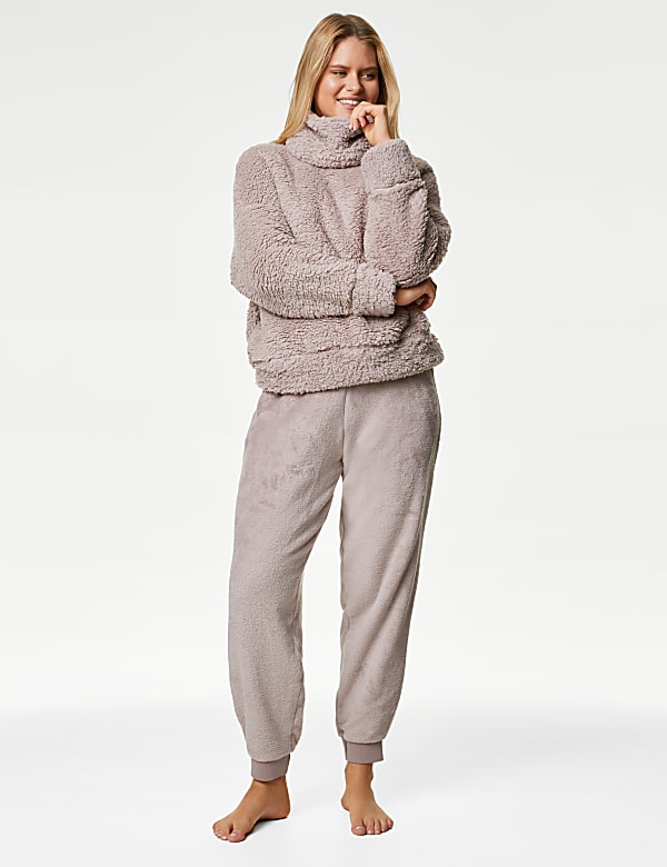 Borg and Fleece Lounge Set with Snood