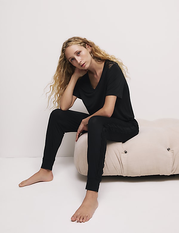 Body Soft™ Lace Detail Lounge Joggers